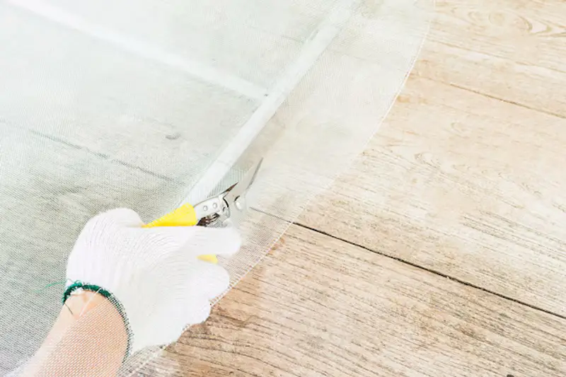 Manchas de Óleo no Piso de Cerâmica? O GuiaFix Te Ensina a Limpeza Perfeita!